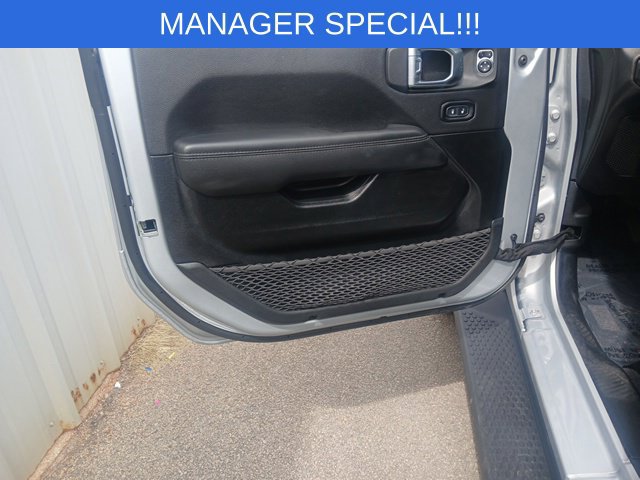 Used 2023 Jeep Wrangler Unlimited Sahara AWD/4WD image 40