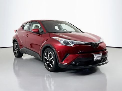 Used 2018 Toyota C-HR XLE FWD image 3