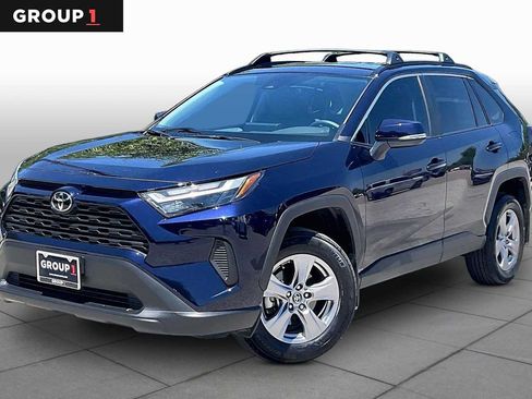 Used 2025 Toyota RAV4 XLE FWD image 1