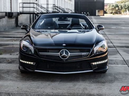 Used 2016 Mercedes-Benz SL 63 AMG AMG SL 63 w/ Driver Assistance Package image 15