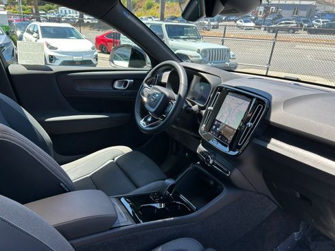 Used 2023 Volvo C40 P8 Recharge Plus w/ Climate Package AWD/4WD image 32