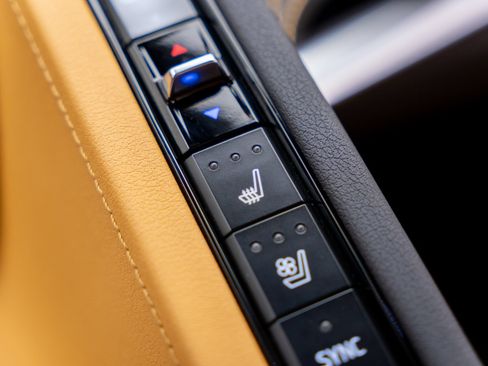 Used 2022 Chevrolet Corvette Stingray Preferred Cpe w/ Z51 Performance Package RWD image 27