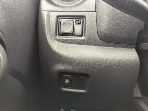 Used 2017 Nissan Versa S Plus FWD image 18