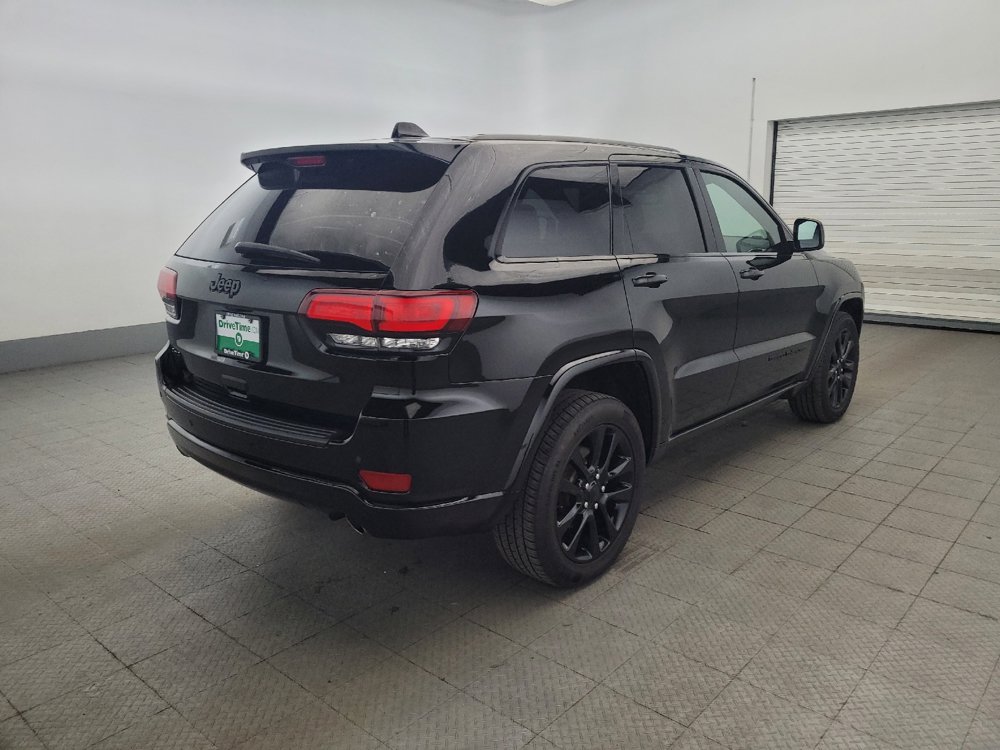 Used 2019 Jeep Grand Cherokee Altitude AWD/4WD image 9