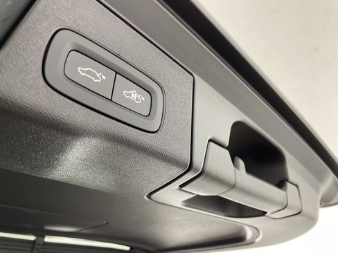 New 2024 Volvo XC60 T8 Plus w/ Protection Package Premier image 40