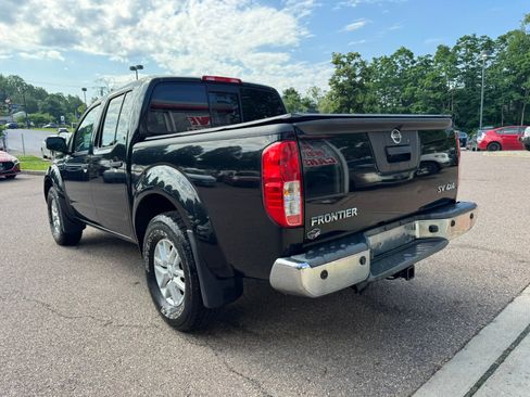 Used 2016 Nissan Frontier SV w/ SV Value Truck Package AWD/4WD image 5