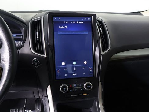 Used 2024 Ford Edge SE image 40