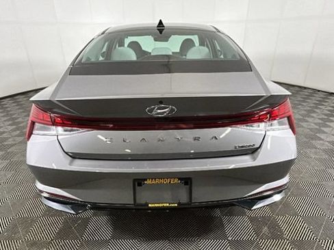 Used 2023 Hyundai Elantra Limited FWD image 3