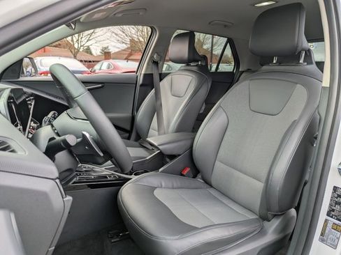 Used 2023 Kia Niro EX image 27