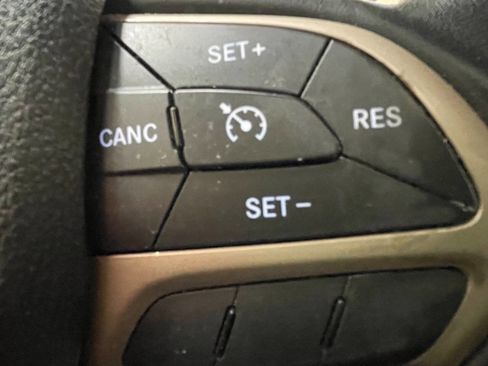 Used 2015 Jeep Grand Cherokee Limited AWD/4WD image 20