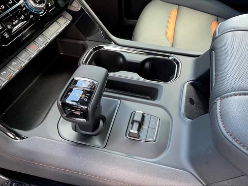 New 2025 GMC Sierra 1500 AT4 w/ AT4 Premium Package AWD/4WD image 11