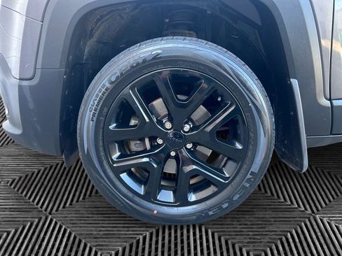Used 2018 Jeep Renegade Altitude AWD/4WD image 14