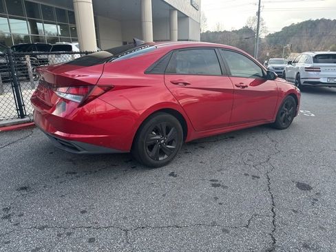 Used 2022 Hyundai Elantra SEL image 5