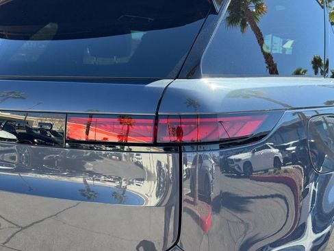 Used 2025 Land Rover Range Rover Sport Dynamic SE image 22