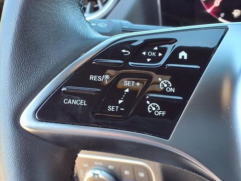 Used 2025 Mercedes-Benz GLA 250 4MATIC image 10