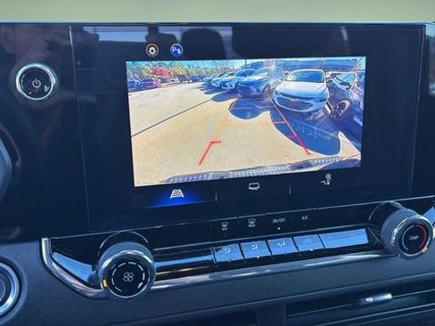 Used 2024 Chevrolet Colorado Trail Boss w/ Advanced Trailering Package image 26