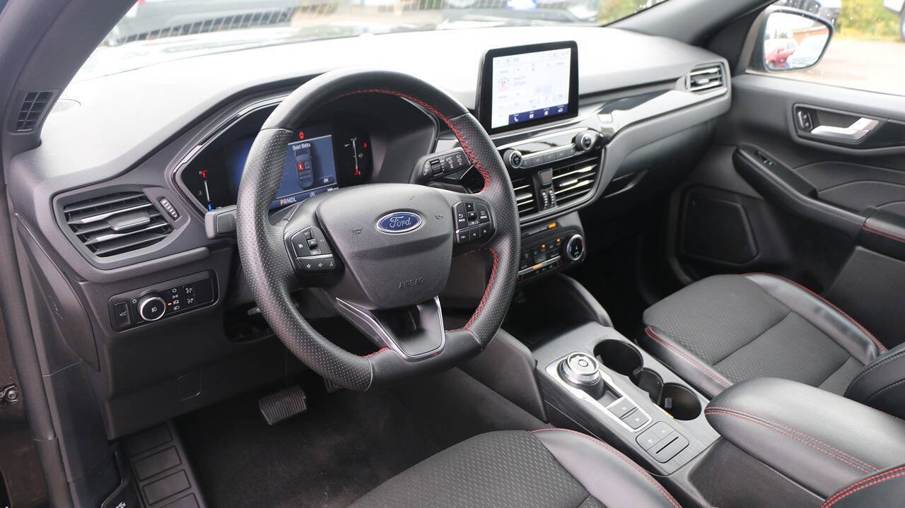 Used 2025 Ford Escape ST-Line Select AWD/4WD image 30