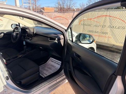 Used 2024 Toyota Corolla LE image 22