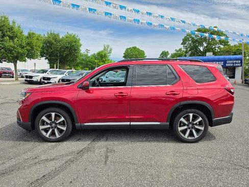 Used 2025 Honda Pilot Elite image 2