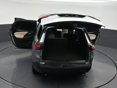 Used 2023 Chevrolet Traverse LS FWD image 36