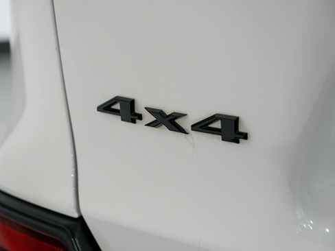 Used 2019 Jeep Cherokee Latitude Plus AWD/4WD image 12