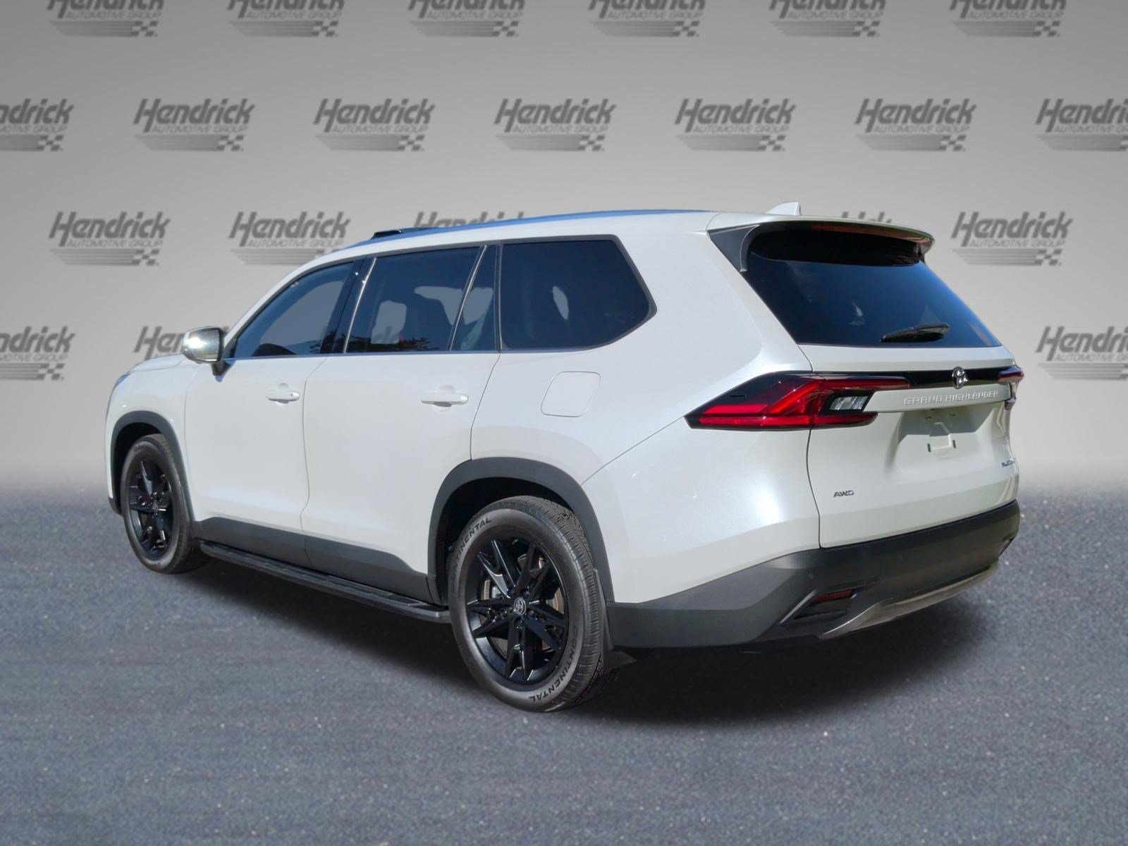 Used 2025 Toyota Grand Highlander AWD image 9