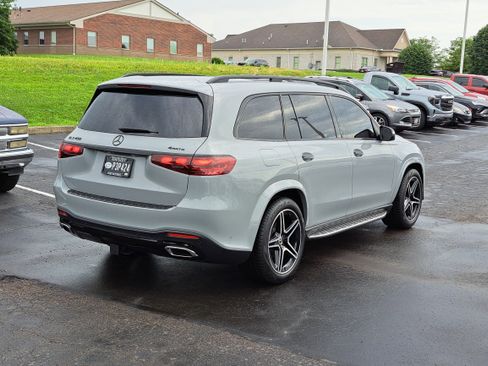Used 2025 Mercedes-Benz GLS 450 4MATIC image 4