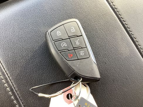 Used 2025 Chevrolet Tahoe LT image 38