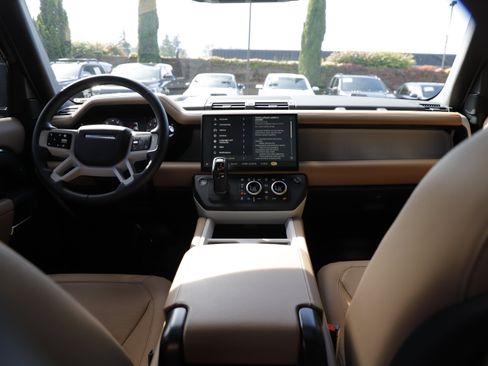 Used 2026 Land Rover Defender 110 X-Dynamic SE AWD/4WD image 14