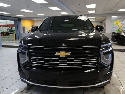 New 2026 Chevrolet Suburban High Country AWD/4WD image 8