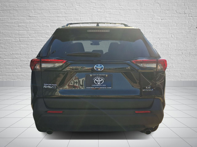 Used 2021 Toyota RAV4 LE AWD/4WD image 5