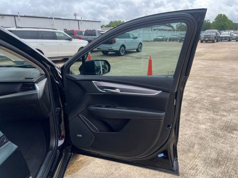 Used 2019 Cadillac XT5 Luxury FWD image 21