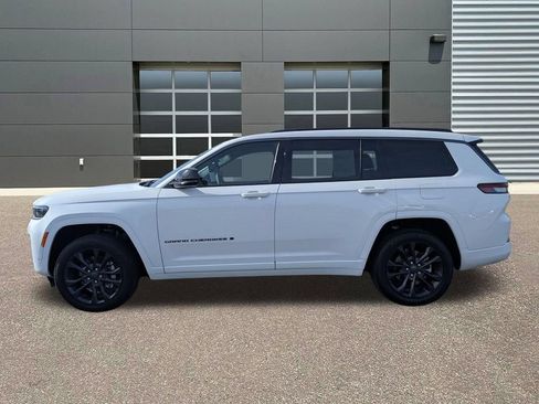Used 2026 Jeep Grand Cherokee L Limited AWD/4WD image 9