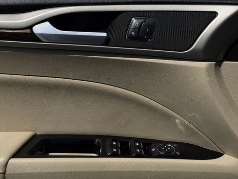 Used 2013 Ford Fusion SE FWD image 23