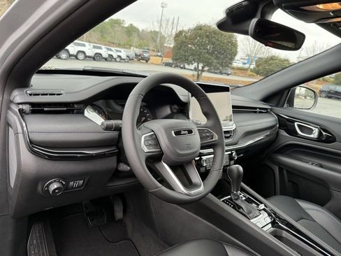 New 2026 Jeep Compass Latitude image 16