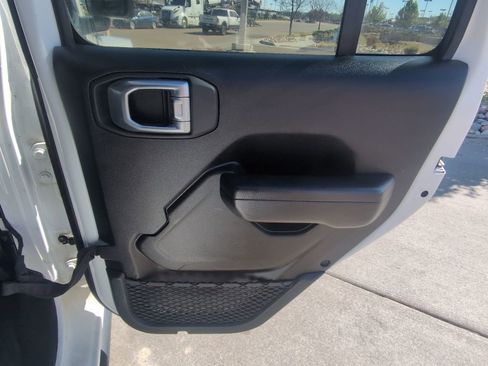 Used 2021 Jeep Wrangler Unlimited Rubicon AWD/4WD image 30