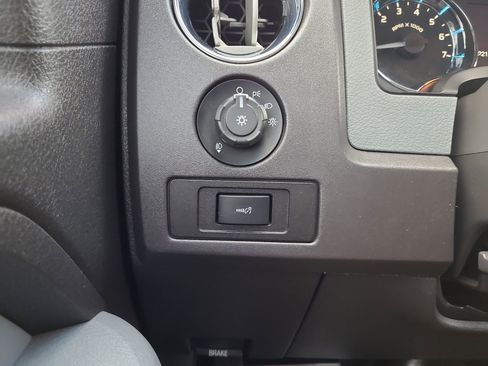 Used 2012 Ford F150 XLT w/ XLT Chrome Pkg image 17