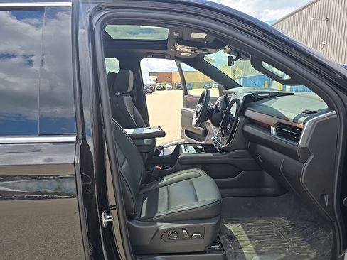 Used 2025 GMC Yukon Denali w/ Denali Reserve Package AWD/4WD image 23