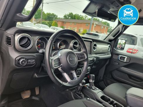Used 2021 Jeep Wrangler Unlimited Sahara w/ Uconnect 4C Nav & Sound Group AWD/4WD image 5
