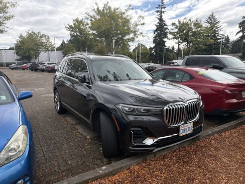 Used 2021 BMW X7 xDrive40i w/ Premium Package AWD/4WD image 3