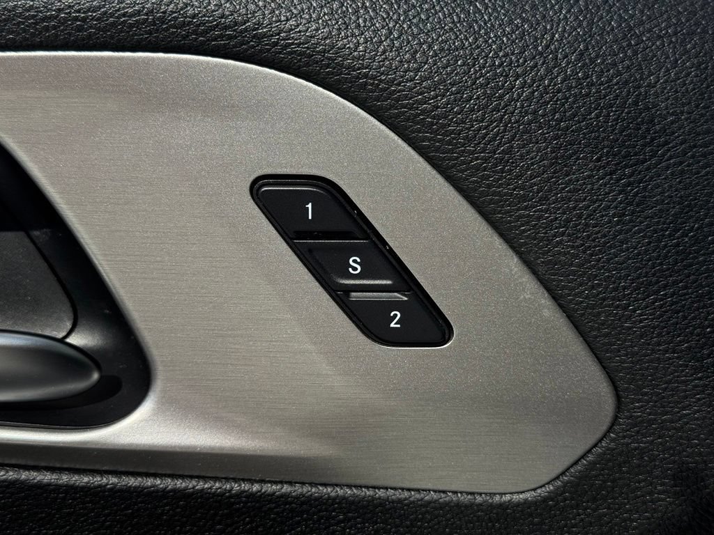 Used 2022 Chrysler Pacifica Limited w/ S Appearance Package FWD image 35