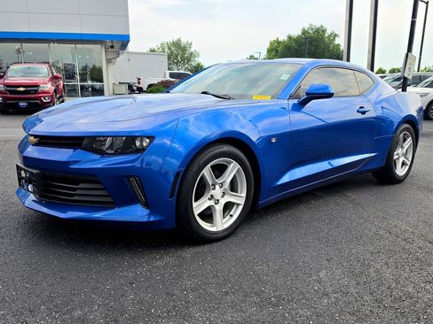 Used 2017 Chevrolet Camaro LT RWD image 2