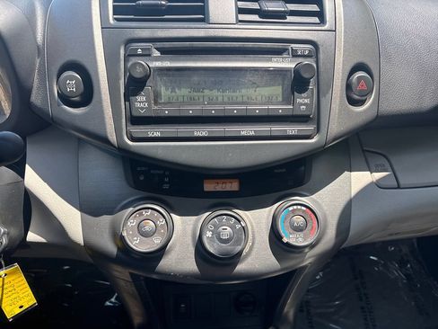 Used 2012 Toyota RAV4 4WD w/ Upgrade Value Pkg image 13