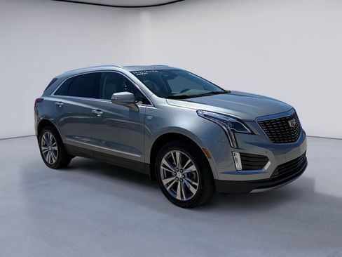 Used 2023 Cadillac XT5 Premium Luxury FWD image 7
