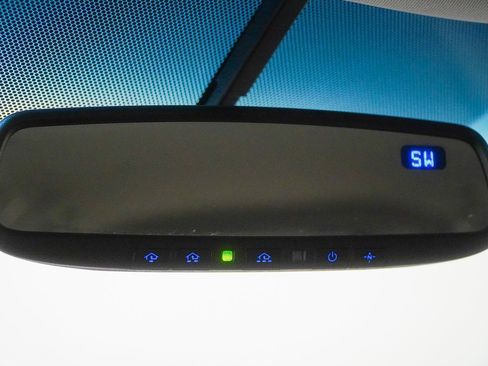 Used 2017 Toyota Sienna LE image 28