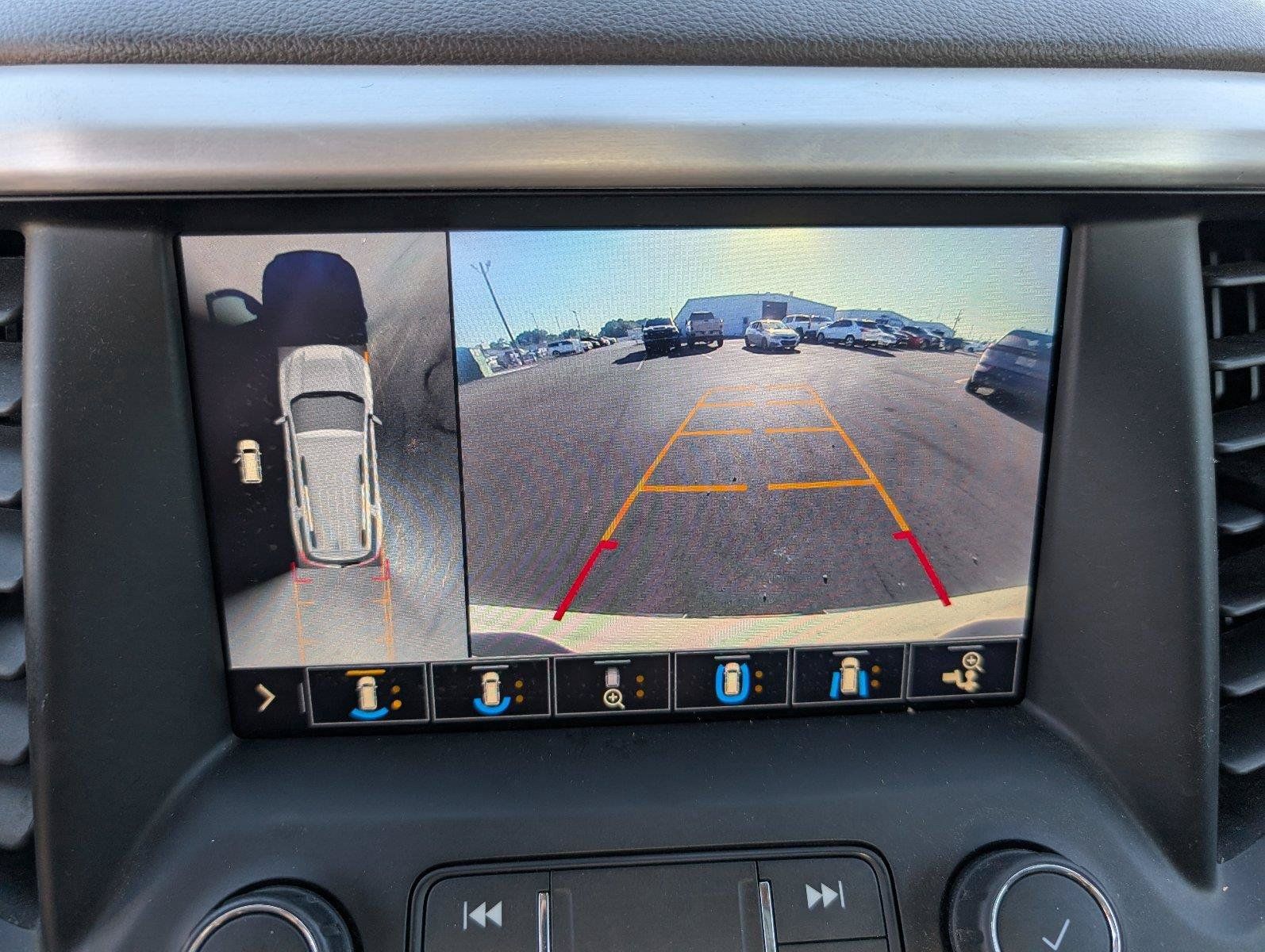 Used 2020 GMC Acadia SLT w/ Premium Package FWD image 17