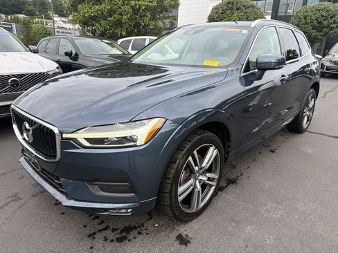 Used 2021 Volvo XC60 T5 Momentum w/ Protection Package AWD/4WD image 1
