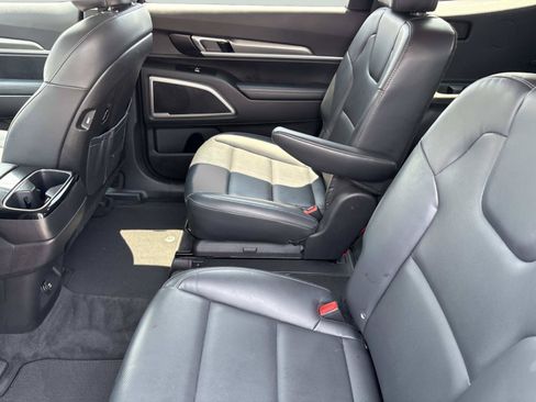 Used 2020 Kia Telluride S FWD image 14