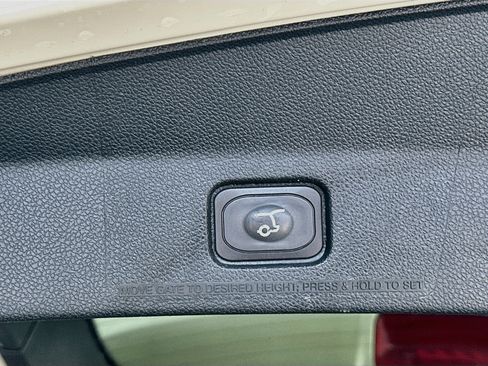 Used 2018 Ford Explorer Limited FWD image 32