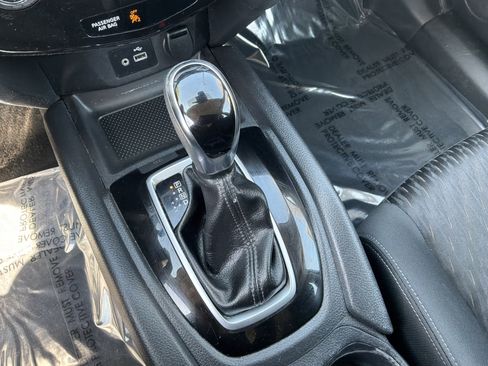 Used 2019 Nissan Rogue S image 30